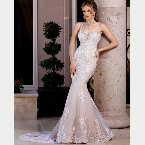 Da Vinci Dresses & Skirts - ✨Da Vinci beaded/lace detailed WEDDING DRESS!